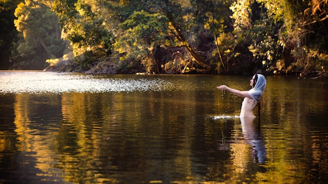 tweed river woman portrait photo   natural light portrait photography